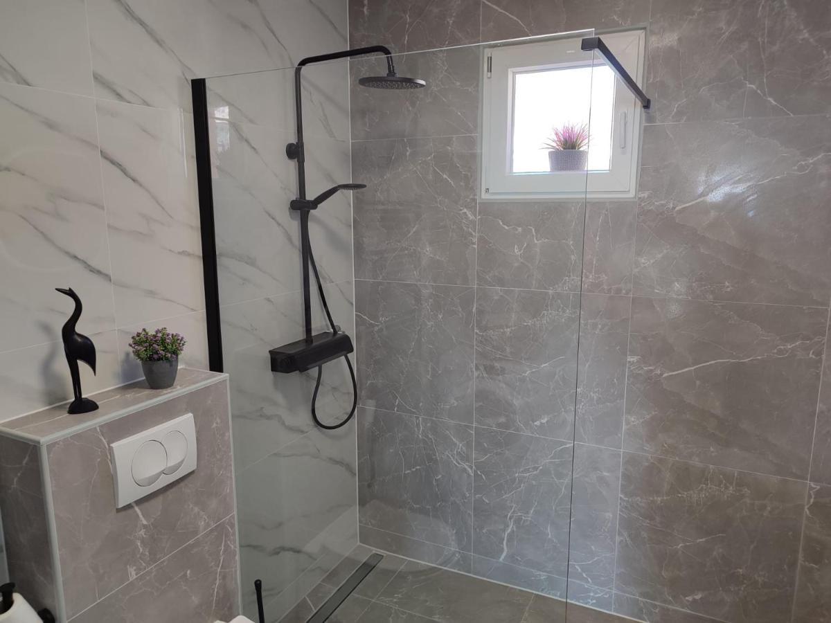Seaview Suites Ondina Komiža Buitenkant foto